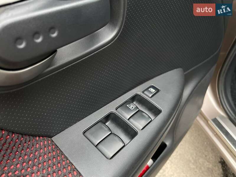 Хэтчбек Nissan Note 2007 в Киеве