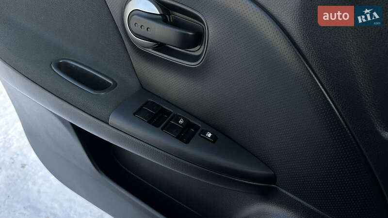 Хэтчбек Nissan Note 2009 в Виннице