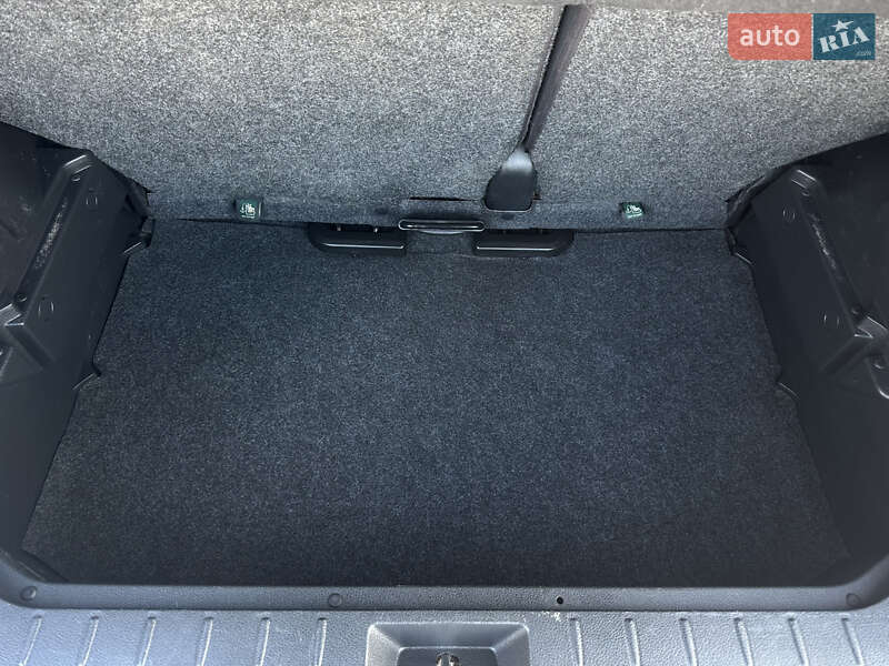 Хэтчбек Nissan Note 2009 в Виннице