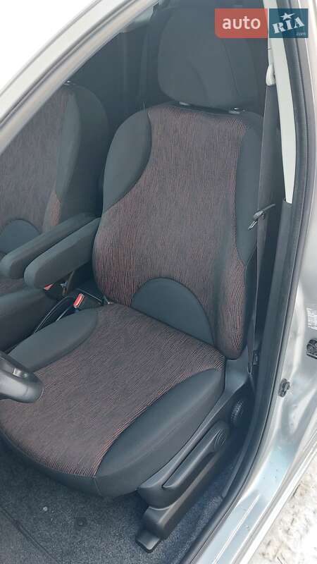 Хетчбек Nissan Note 2010 в Луцьку