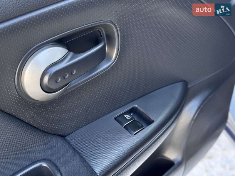 Хэтчбек Nissan Note 2008 в Виннице