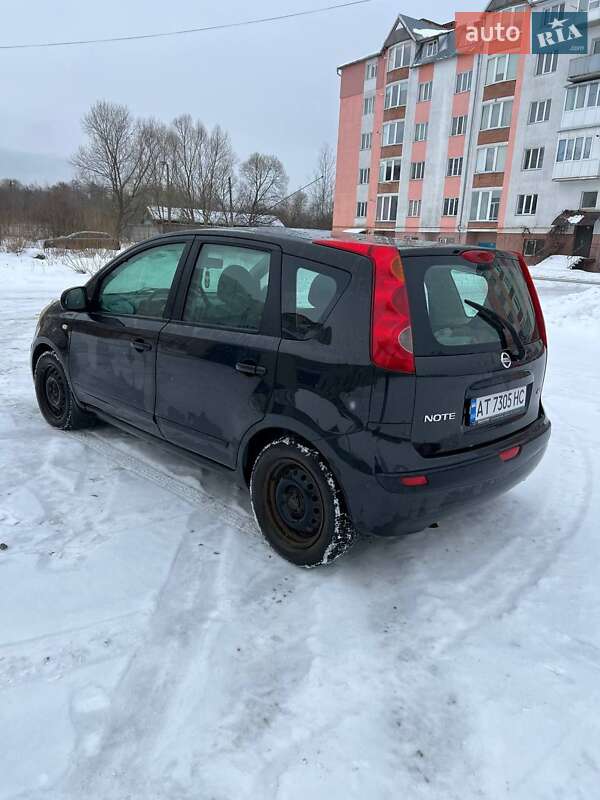 Хэтчбек Nissan Note 2007 в Долине