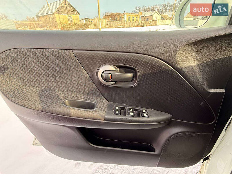 Хетчбек Nissan Note 2011 в Прилуках