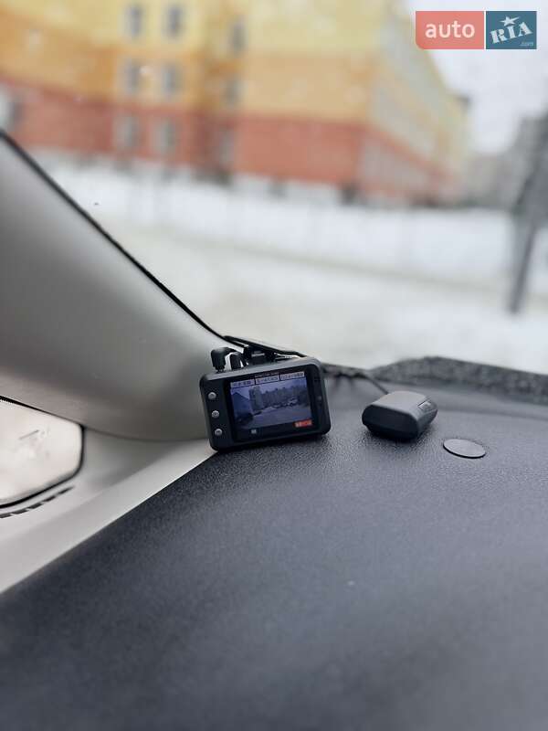 Хэтчбек Nissan Note 2019 в Киеве фото 24 Хэтчбек Nissan Note 2019 в Киеве