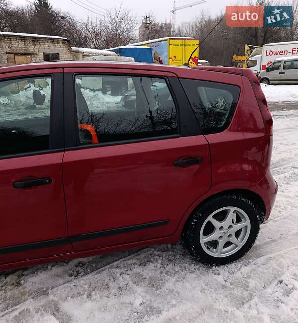 Хэтчбек Nissan Note 2012 в Ровно
