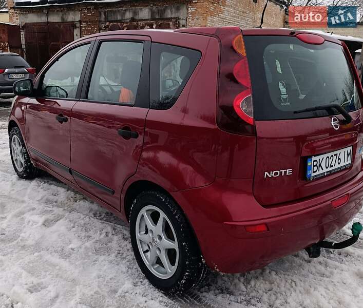 Хэтчбек Nissan Note 2012 в Ровно