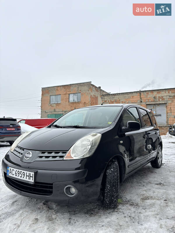 Хэтчбек Nissan Note 2006 в Ровно