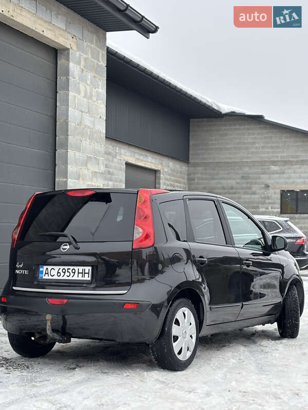 Хэтчбек Nissan Note 2006 в Ровно