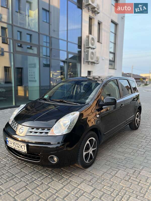 Хэтчбек Nissan Note 2006 в Киеве