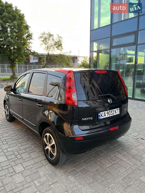 Хэтчбек Nissan Note 2006 в Киеве