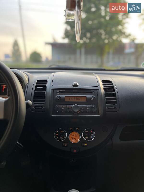 Хэтчбек Nissan Note 2006 в Киеве