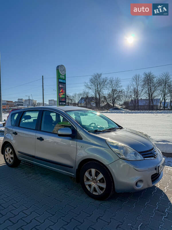 Хэтчбек Nissan Note 2009 в Житомире
