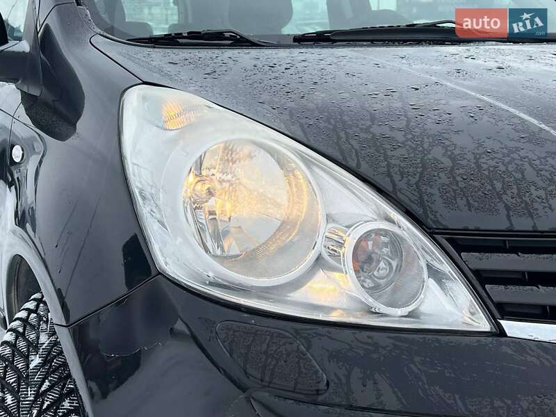 Хэтчбек Nissan Note 2011 в Львове