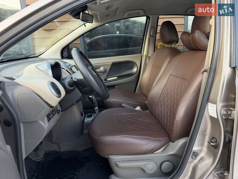 Хетчбек Nissan Note 2006 в Шептицькому