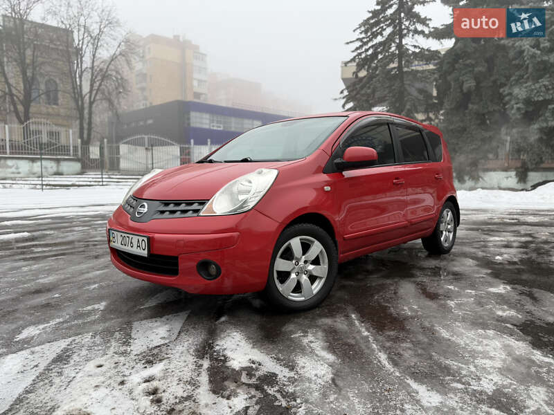 Хэтчбек Nissan Note 2007 в Полтаве