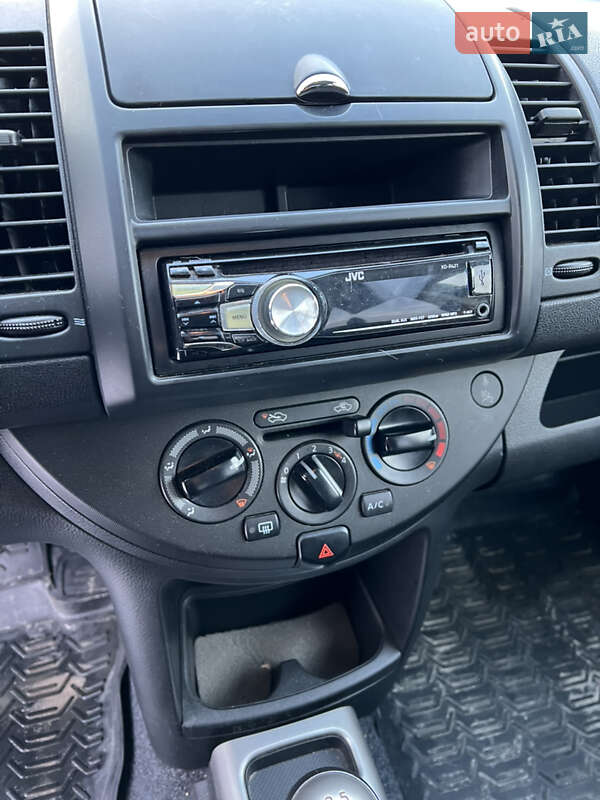 Хетчбек Nissan Note 2011 в Львові фото 16 Хетчбек Nissan Note 2011 в Львові