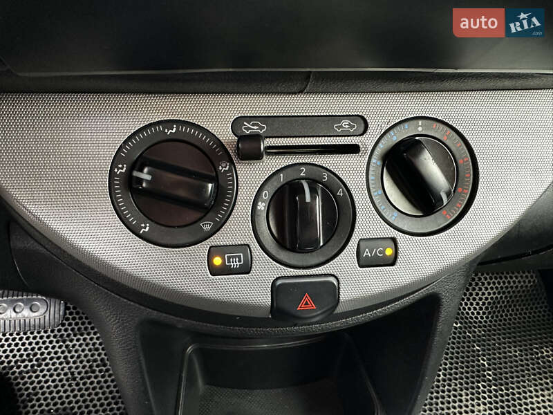 Хэтчбек Nissan Note 2011 в Виннице фото 20 Хэтчбек Nissan Note 2011 в Виннице