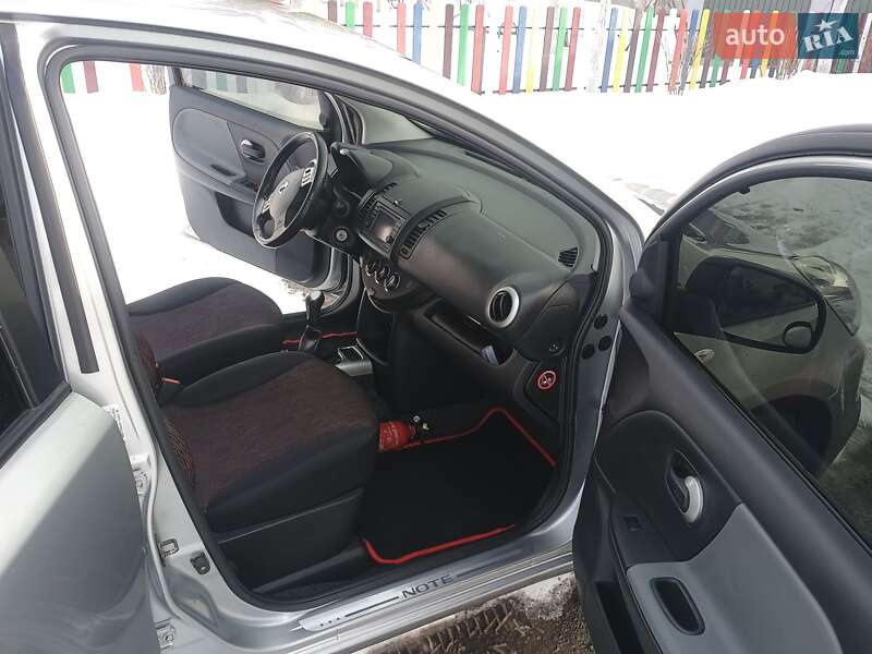 Хэтчбек Nissan Note 2010 в Тернополе