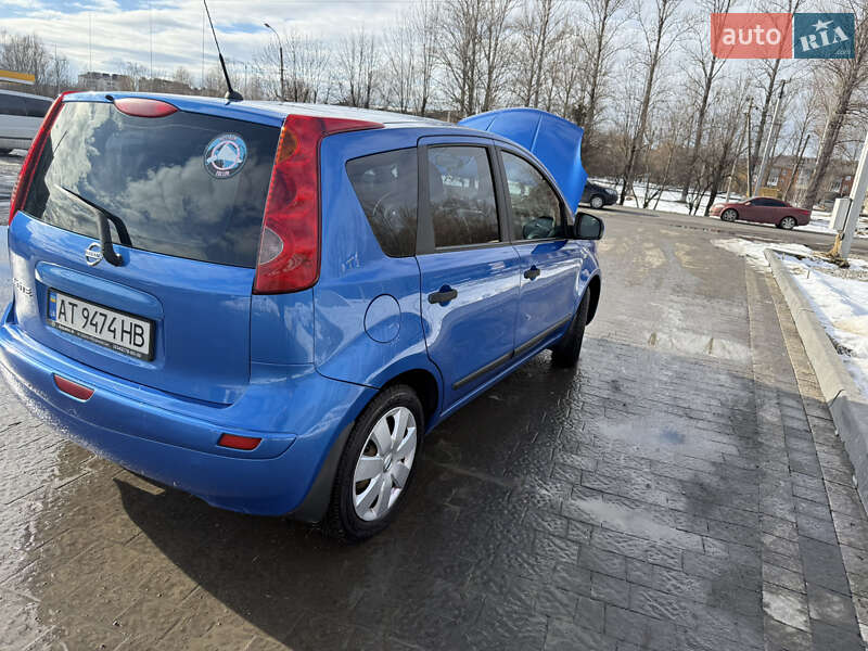 Хэтчбек Nissan Note 2008 в Надворной