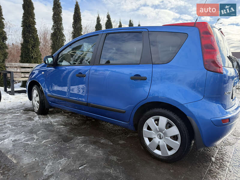 Хэтчбек Nissan Note 2008 в Надворной