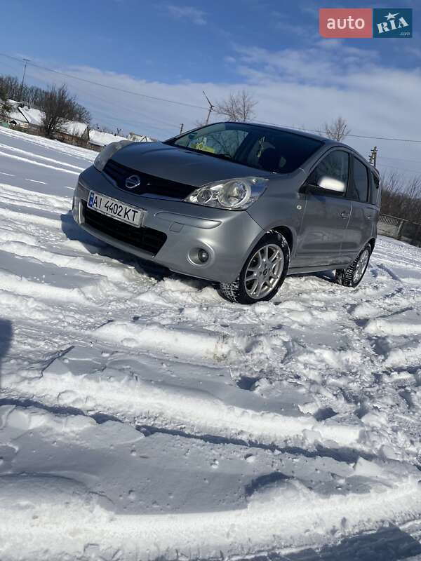 Хетчбек Nissan Note 2009 в Рокитному