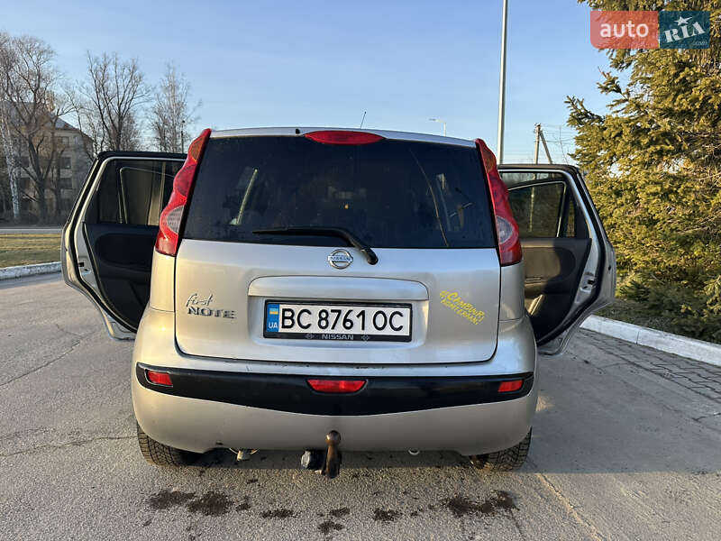 Хетчбек Nissan Note 2006 в Дрогобичі