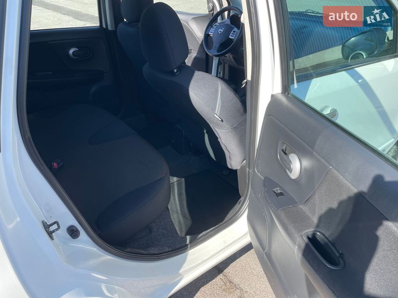 Хетчбек Nissan Note 2011 в Львові