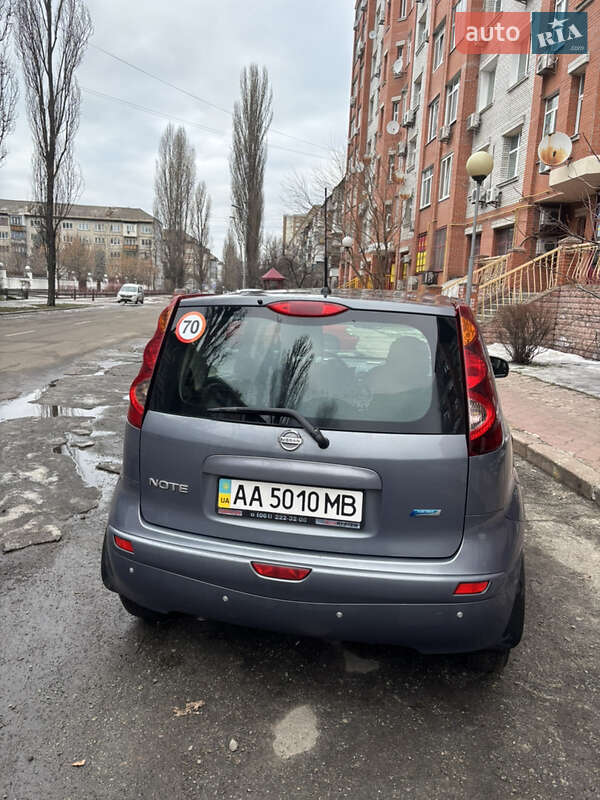 Хетчбек Nissan Note 2010 в Києві фото 5 Хетчбек Nissan Note 2010 в Києві
