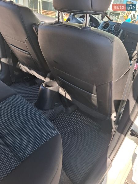 Хетчбек Nissan Note 2013 в Івано-Франківську