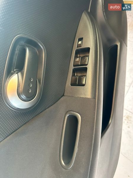 Хетчбек Nissan Note 2009 в Луцьку