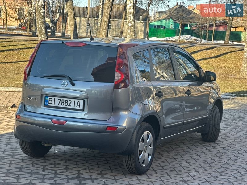 Хэтчбек Nissan Note 2013 в Лубнах