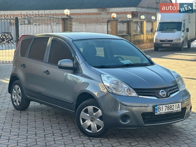 Хэтчбек Nissan Note 2013 в Лубнах