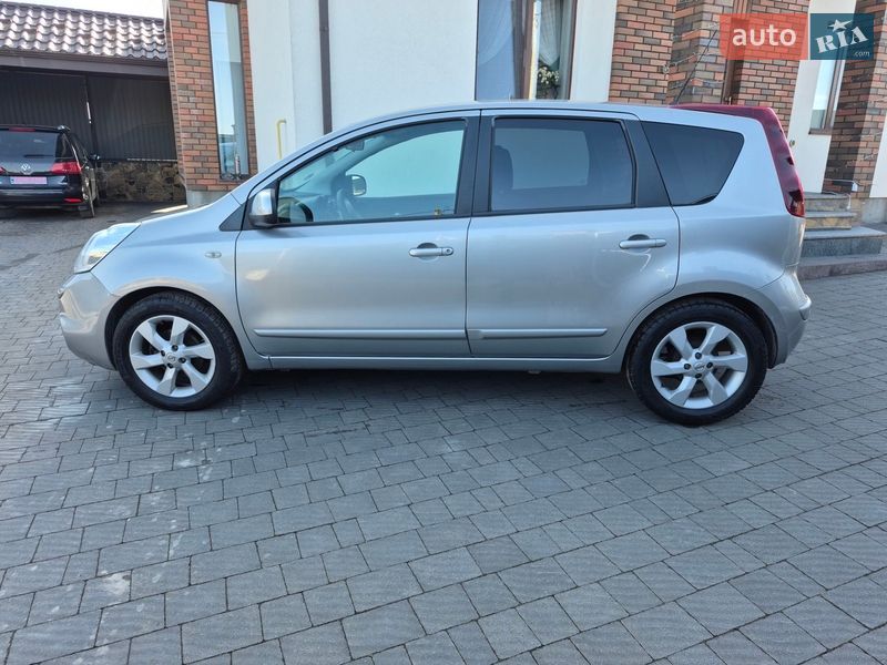 Хэтчбек Nissan Note 2010 в Луцке