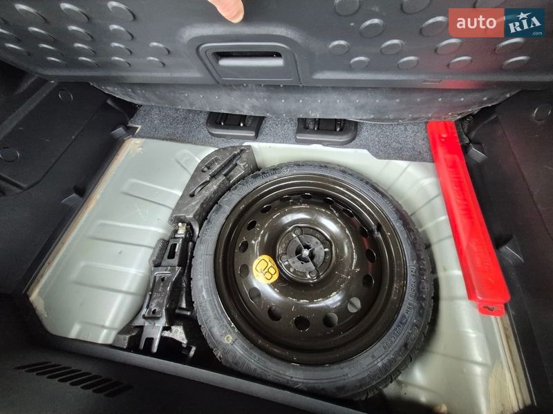 Хэтчбек Nissan Note 2010 в Луцке