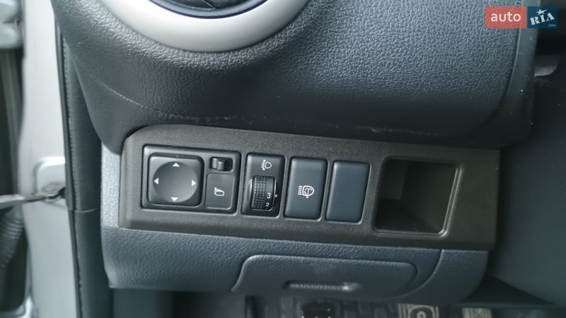 Хетчбек Nissan Note 2011 в Дніпрі