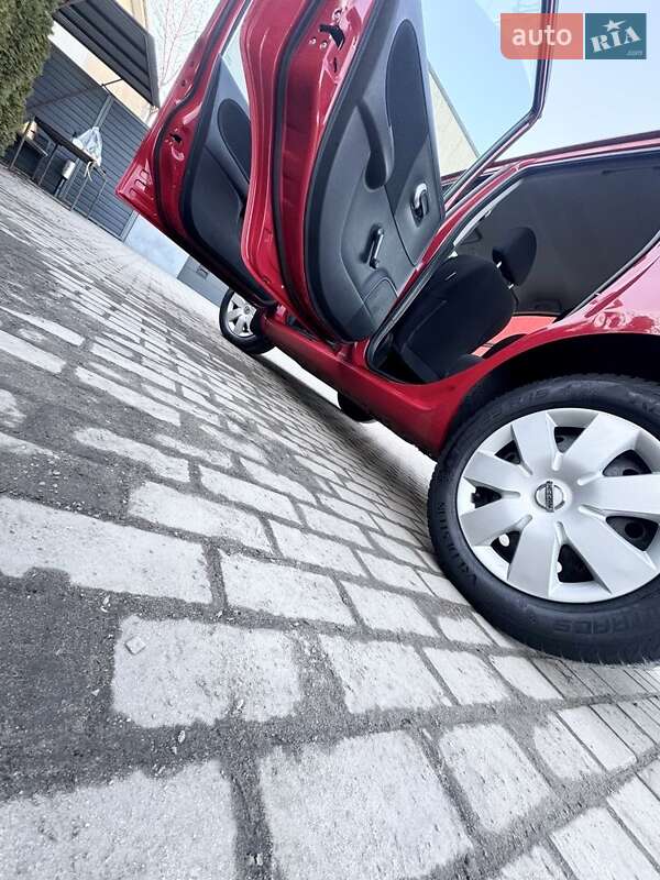 Хэтчбек Nissan Note 2009 в Киеве