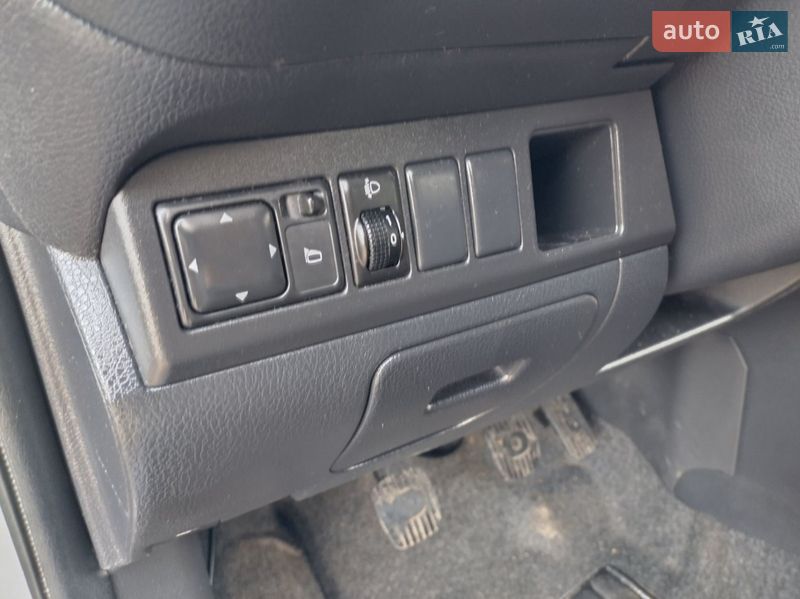 Хетчбек Nissan Note 2006 в Луцьку