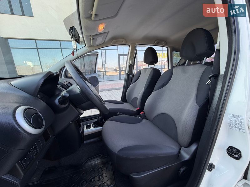 Хэтчбек Nissan Note 2013 в Ивано-Франковске