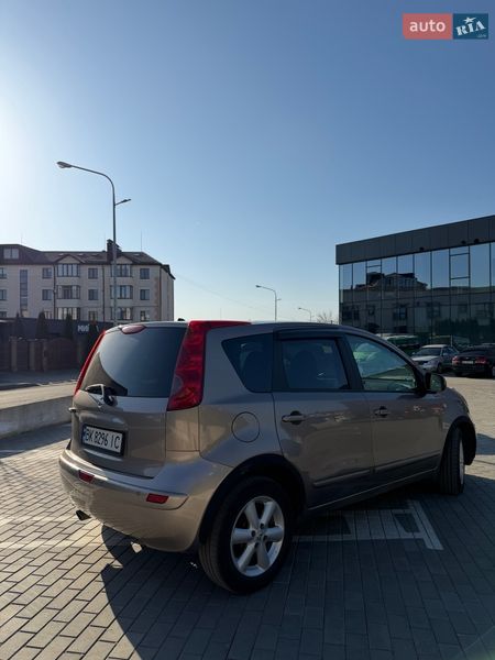 Хэтчбек Nissan Note 2008 в Ровно