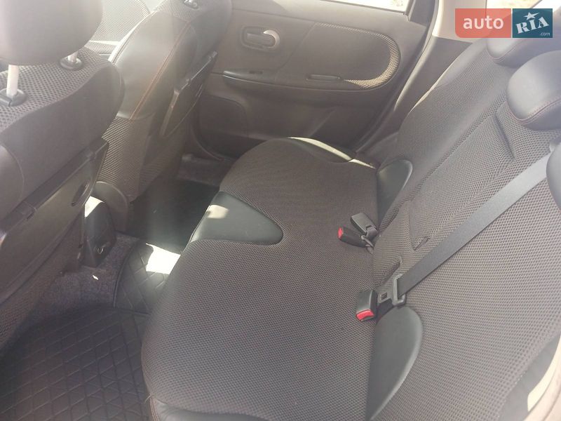 Хетчбек Nissan Note 2008 в Полтаві
