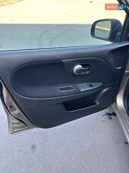 Хэтчбек Nissan Note 2009 в Виннице фото 16 Хэтчбек Nissan Note 2009 в Виннице