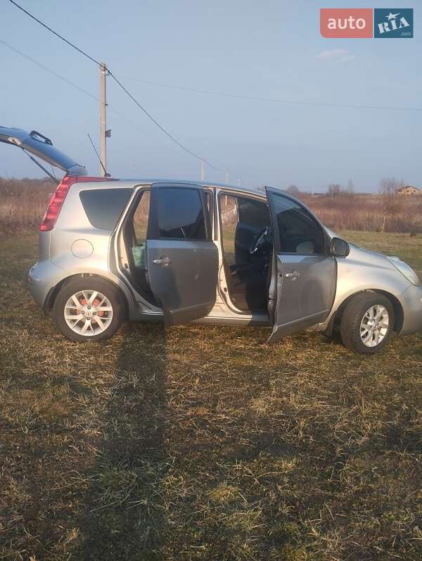 Хэтчбек Nissan Note 2008 в Львове
