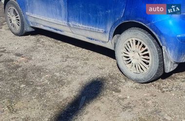 Хетчбек Nissan Note 2006 в Чернівцях