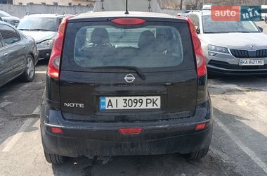 Хэтчбек Nissan Note 2008 в Обухове