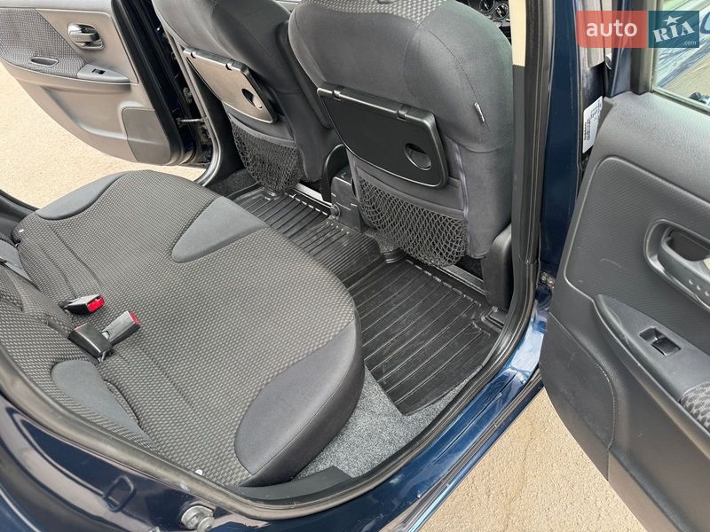 Хэтчбек Nissan Note 2008 в Умани