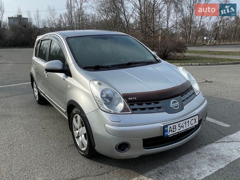 2008 Nissan Note, VIN SJNFCAE11U1317129:plate — фото 1 (autoria)