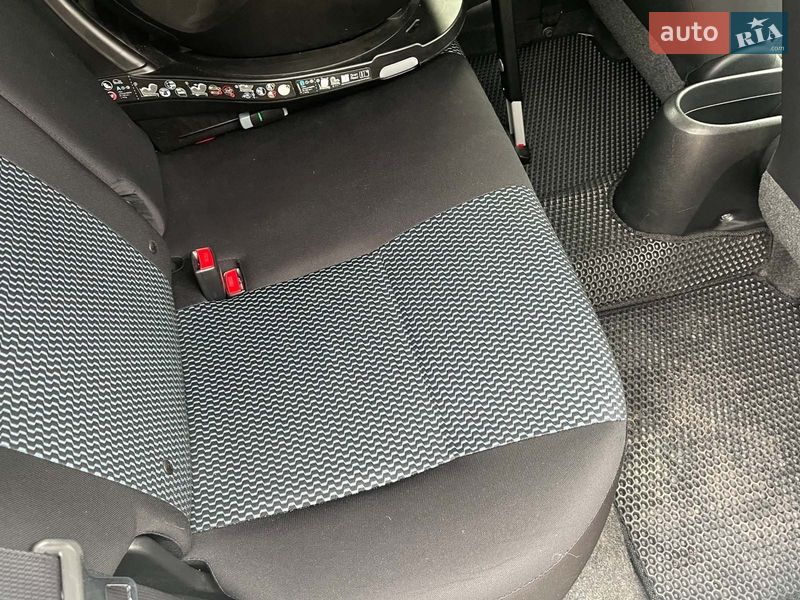 Хэтчбек Nissan Note 2013 в Киеве фото 27 Хэтчбек Nissan Note 2013 в Киеве