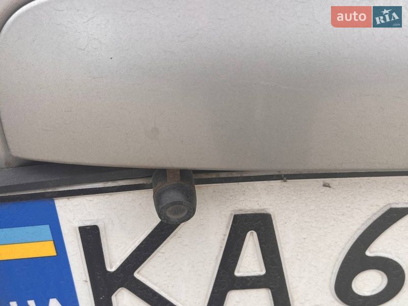 Хетчбек Nissan Note 2010 в Києві фото 5 Хетчбек Nissan Note 2010 в Києві