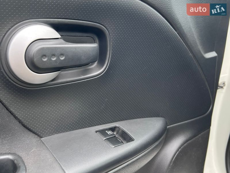 Хетчбек Nissan Note 2012 в Святопетрівське