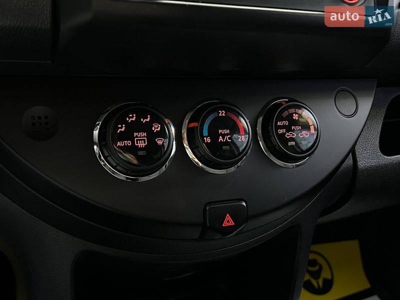 Хэтчбек Nissan Note 2013 в Ивано-Франковске